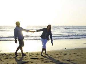 couple on beach_web